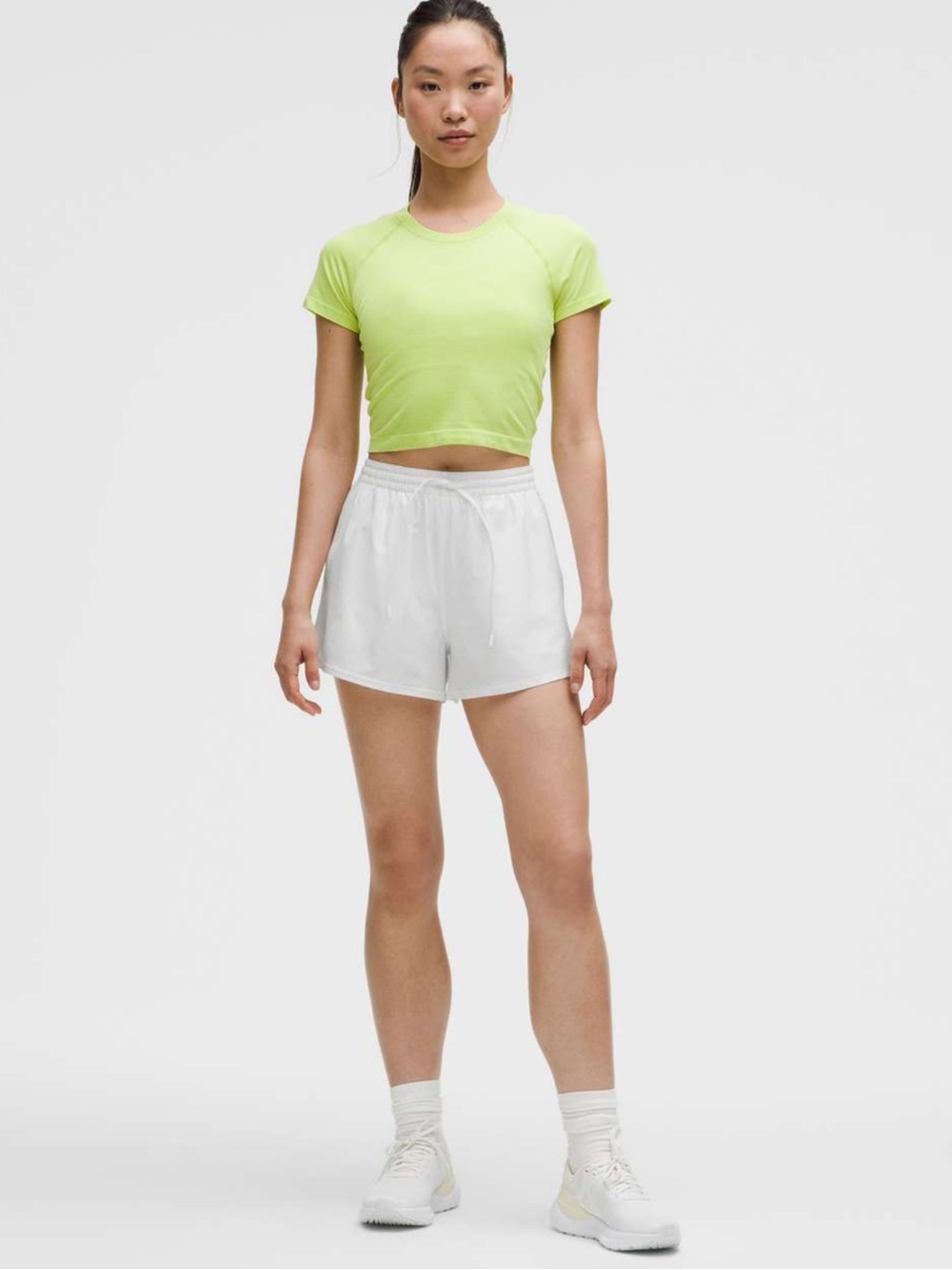 Lululemon Court Rival High-Rise Short 3"
White Size 6